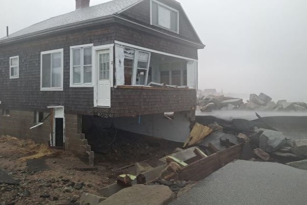 Saco Mayor urges residents to respect coastal road closures