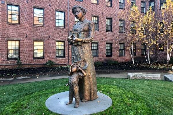 Sculpture of mill worker a nod to Biddeford's past